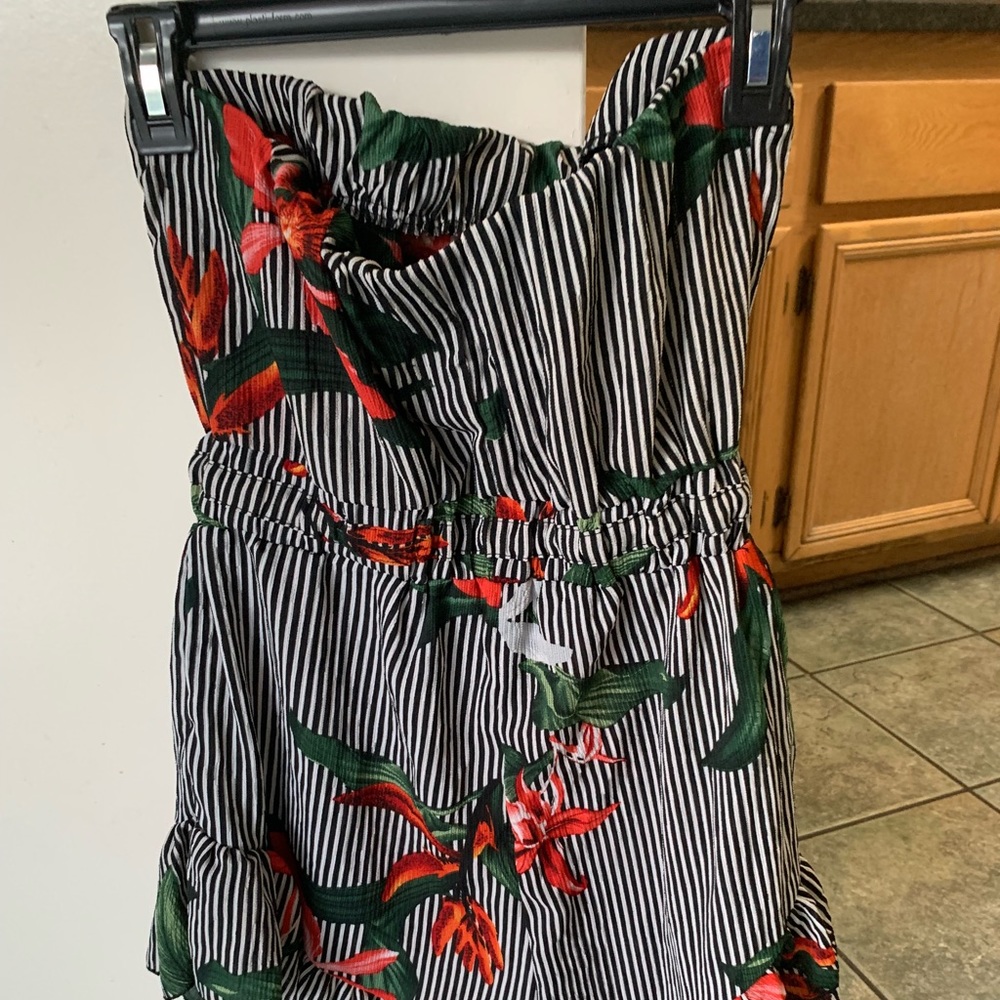 Zaful romper 💋 - Picture 2 of 4